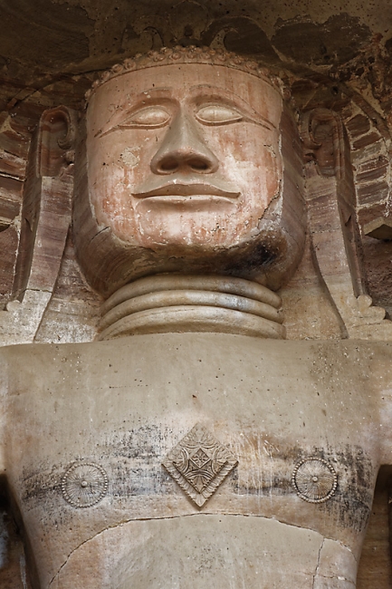 Gwalior-Statues jaïnes-046